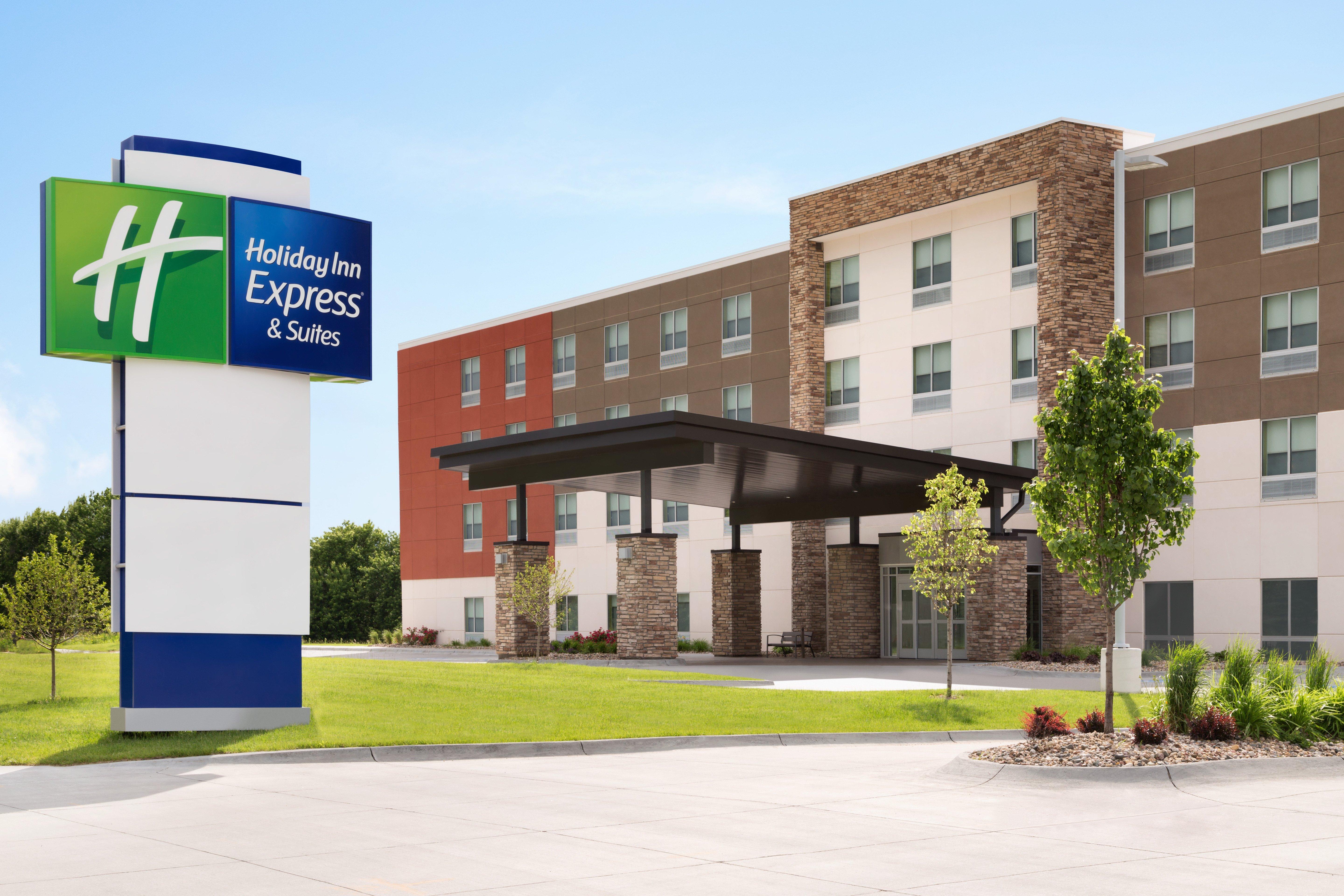 Holiday Inn Express & Suites - Savannah W - Chatham Parkway By Ihg Exterior photo